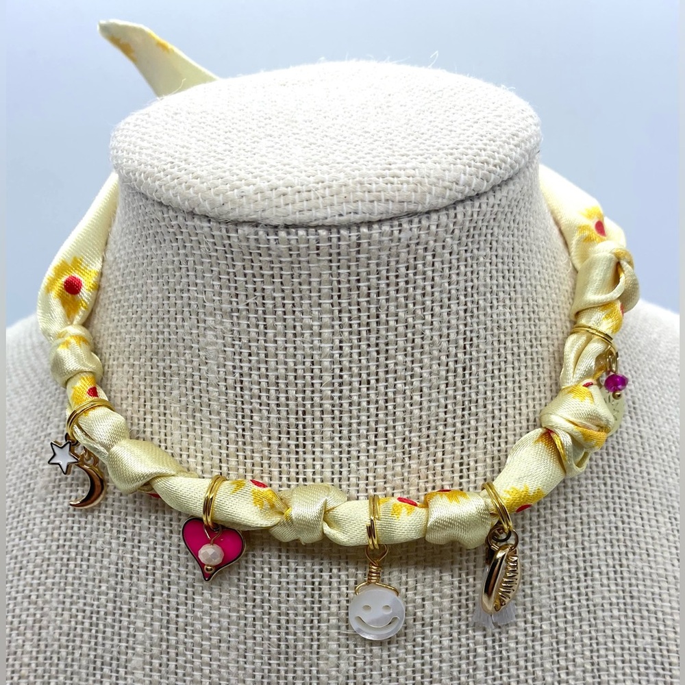 Yellow Pink Mod Flower Pattern Satin Scarf Necklace Gold Charm Boho Preppy Retro - Picture 2 of 9